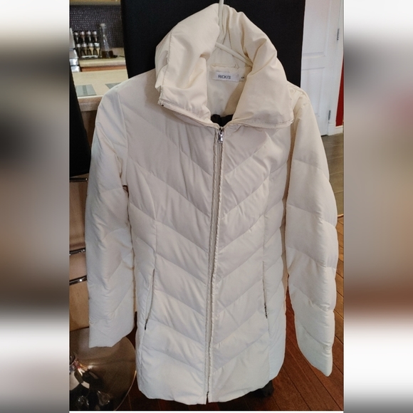 White coat never worn - Picture 3 of 5